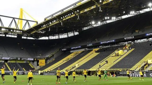 Nubwo nta mufana wari kuri stade ntibyabujije abakinnyi gukora ibyo babamenyereje byo kubashimira