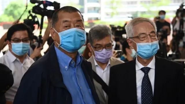 Ông Jimmy Lai Chee-ying and Martin Lee Chu-ming (phải) ra tòa ngày 18/5/2020 với cao buộc tổ chức biểu tình trái phép