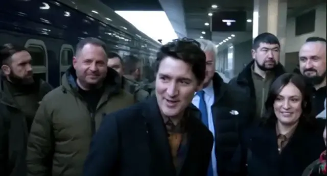 Umushikiranganji wa mbere wa Canada Justin Trudeau na we nyene yitavye iri koraniro i Kyiv
