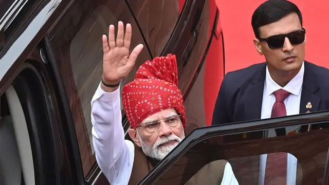 प्रधानमंत्री नरेंद्र मोदी