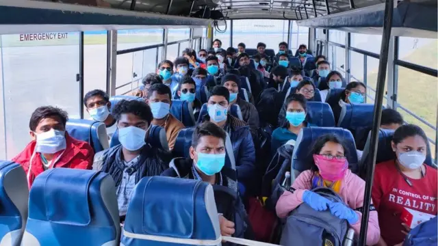 ఇటలీ నుంచి వచ్చిన విద్యార్థులు