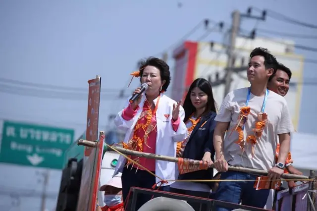 นายพิธานำการหาเสียงที่ จ.นครปฐม