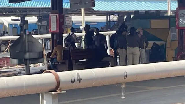 प्लेटफॉर्म नंबर 14 और 15, नई दिल्ली रेलवे स्टेशन