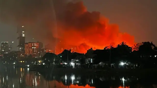 মঙ্গলবার সন্ধ্যায় লাগে ভয়াবহ আগুন