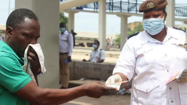 health worker for Lagos dey share flyers