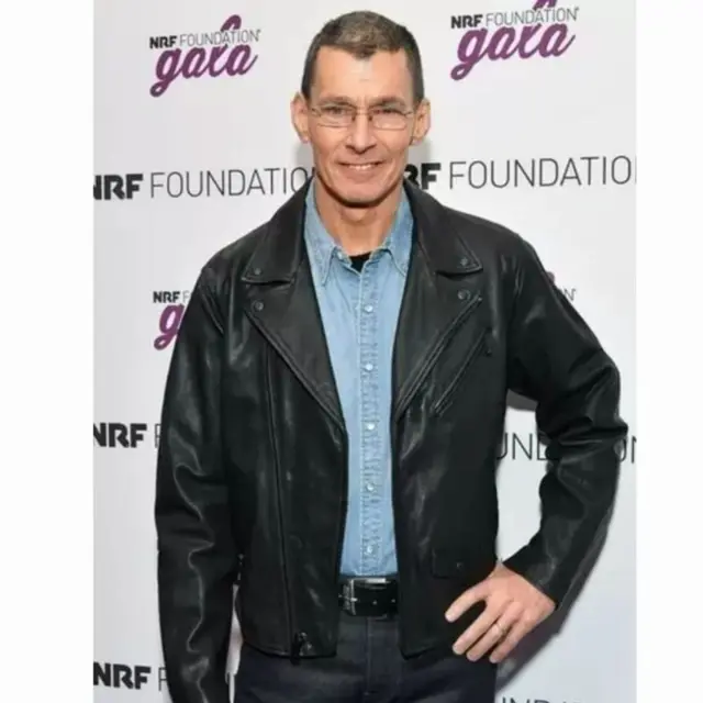 लेवाइज़ जीन्स के सीईओ चिप बर्ग