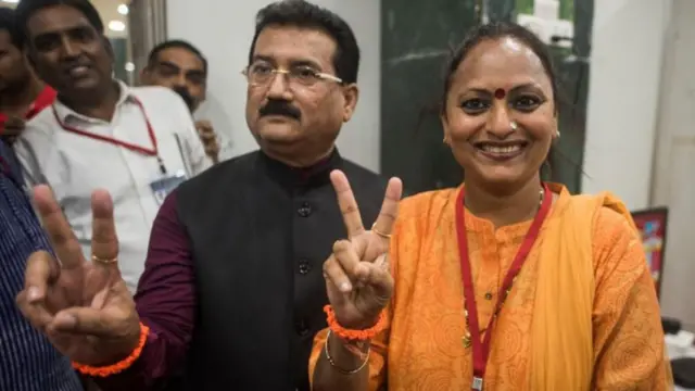 યામિની જાધવ (ડાબેથી) ફાઇલ તસવીર