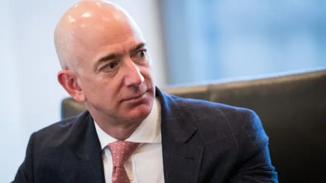 "Що-що?" На боса Amazon Джефа Безоса не справили враження коментарі Трампа