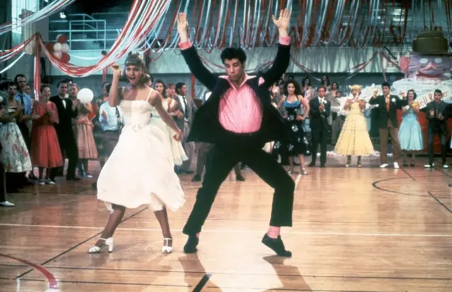 Olivia Newton-John y John Travolta como Sandy Olsson y Danny Zucko en una escena de "Grease", película de 1978.