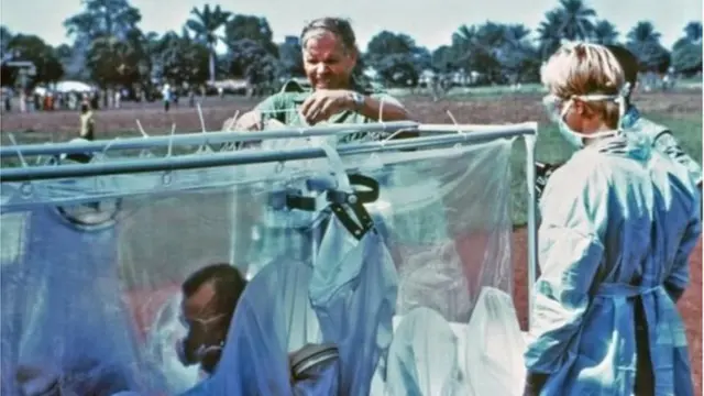 One suspected Ebola victim wey dem treat for 1976