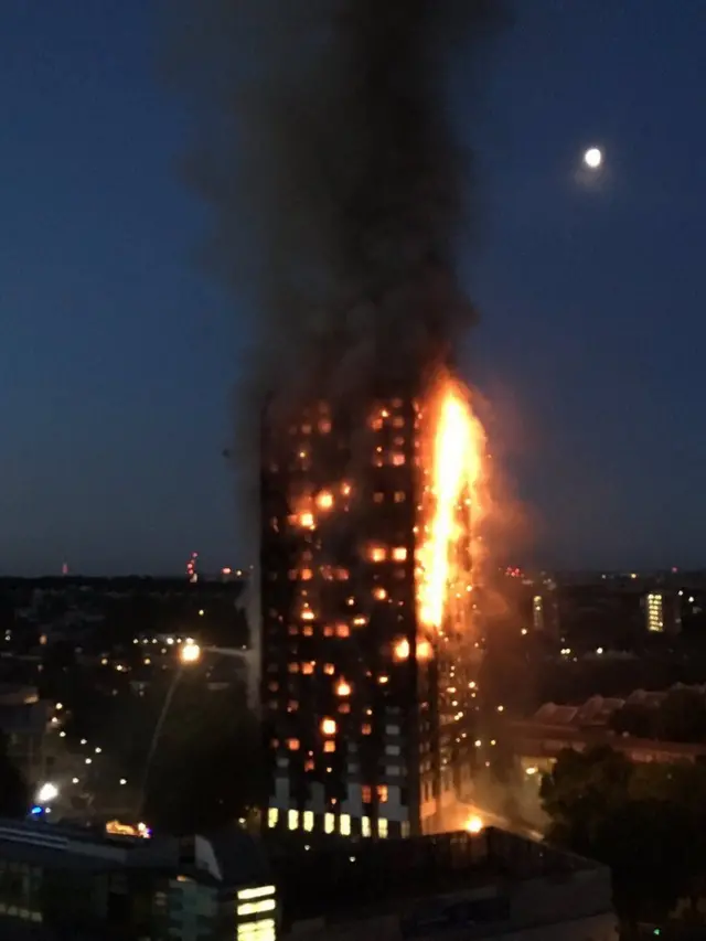 Пожар в здании в Лондоне