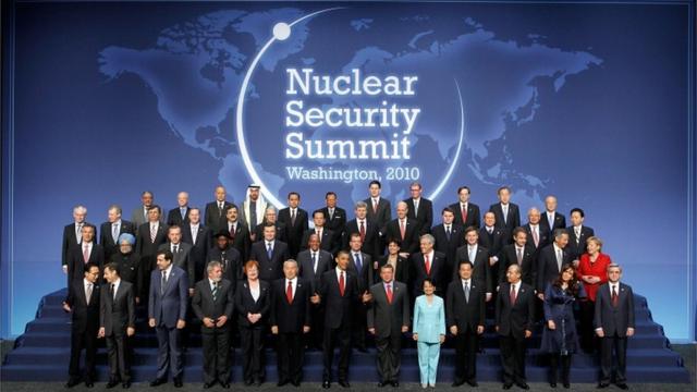 رهبران دنیا در اجلاس امنیت هسته‌ای در سال ٢٠١٠ در آمریکا