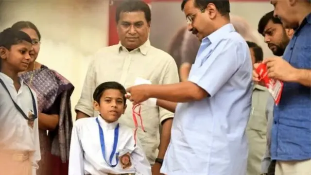 మాస్కుల పంపిణీ