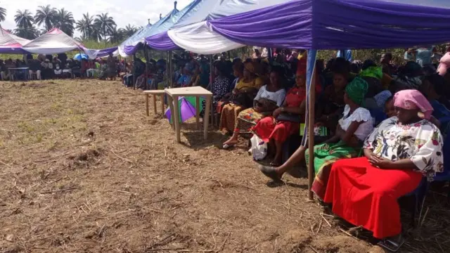 Pipo gada for di burial of di Okechukwus