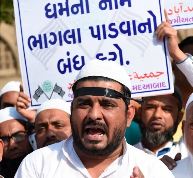 અશાંતધારા પ્રમાણે મિલકતો વેચતાં પહેલાં કલેક્ટરની મંજૂરી જરૂરી છે- પ્રતીકાત્મક તસવીર