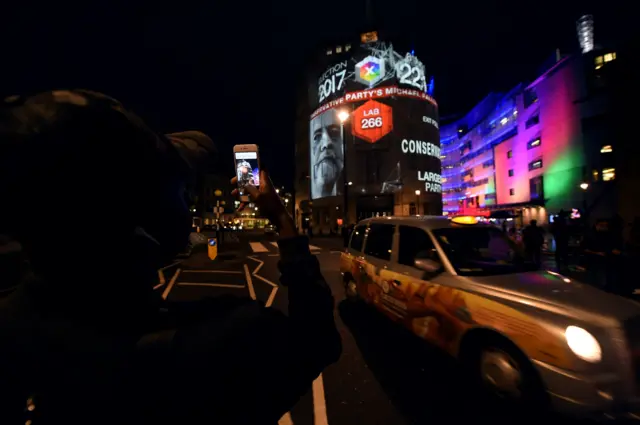 科尔宾的团队说，这将是英国政治的一个改变。