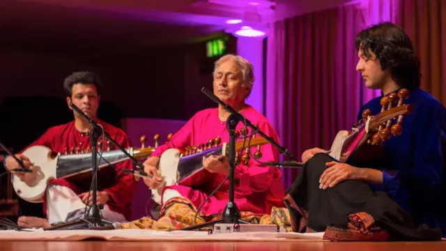 અમજદ અલી ખાન, અમાન અલી અને અયાન અલી બંગશ