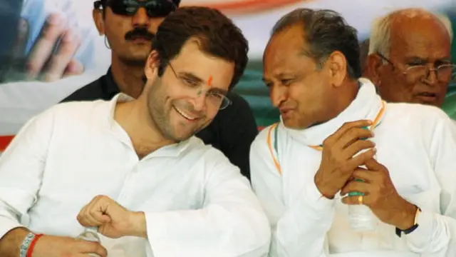 અશોક ગેહલોત તથા રાહુલ ગાંધીની તસવીર