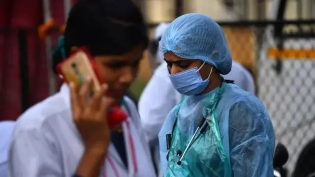 कोरोना आरोग्य संकट