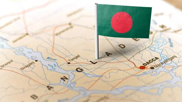 இந்தியாவிலிருந்து வங்கதேசத்துக்குள் நுழையும் மக்கள் - பிபிசி கள ஆய்வு