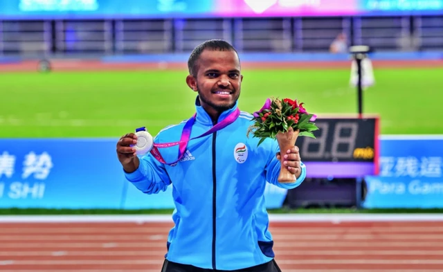 రొంగలి రవి