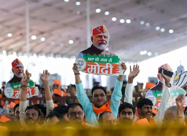 नरेंद्र मोदी 