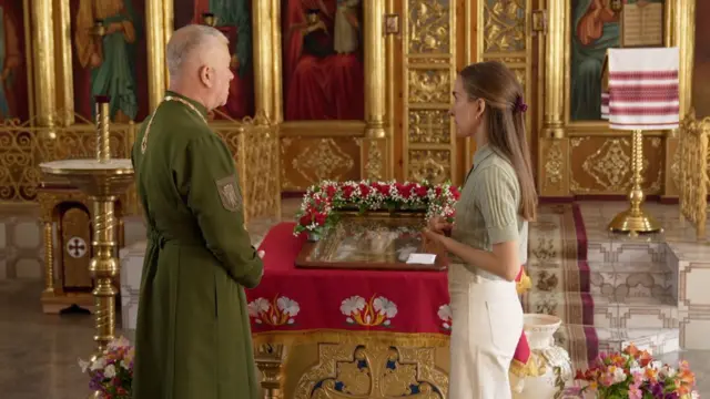 Отец Борис Кутовой в церкви