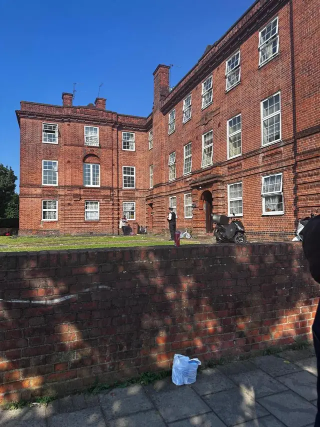 అపార్ట్ మెంట్