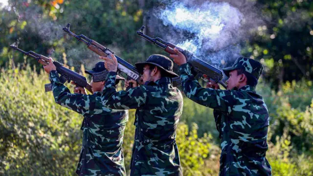 NUG လက်အောက်ခံ PDF တပ်ဖွဲ့ဝင်တချို့ (ပုံဟောင်း)