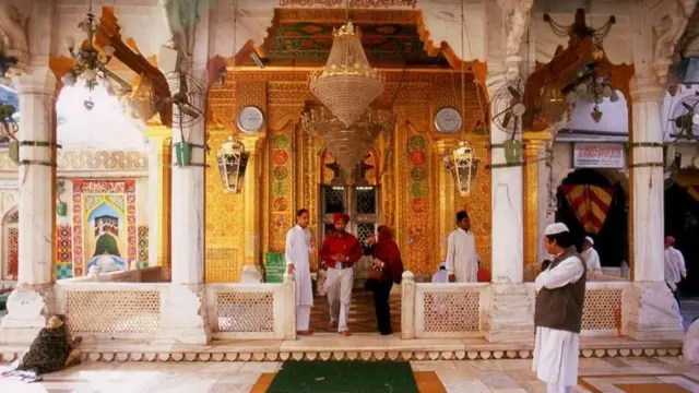 मोइनुद्दीन चिश्ती यांचा दर्गा