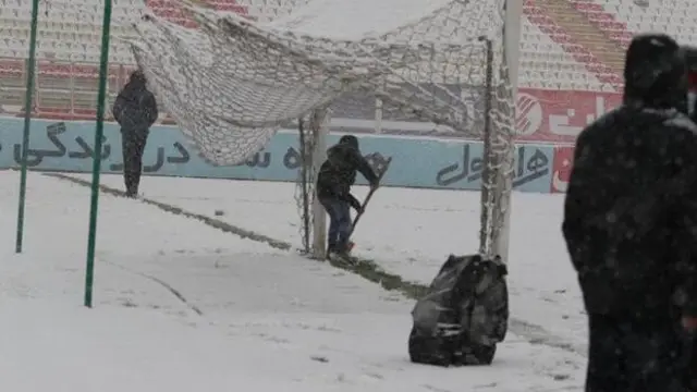 لغو بازی به دلیل بارش برف
