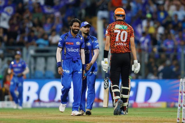 மும்பை ஹைதராபாத்