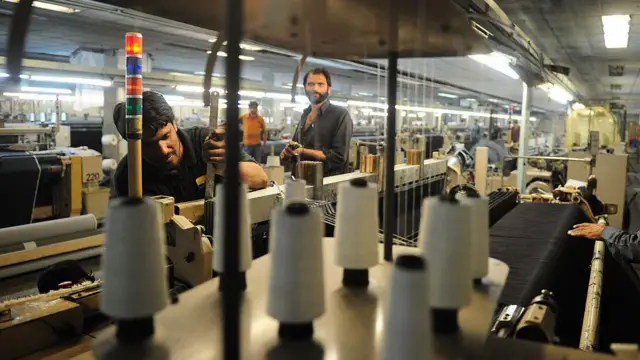 کراچی میں ٹیکسٹائل فیکٹری کا منظر