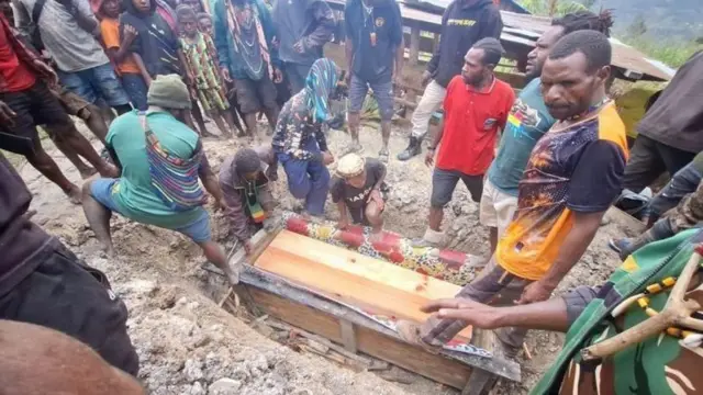 Pemakaman warga sipil korban konflik Papua.