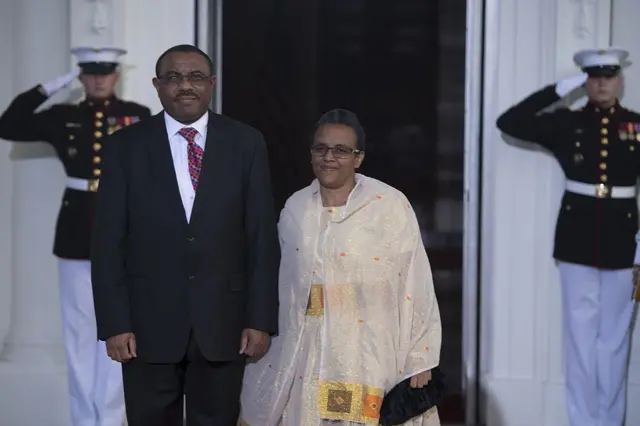 የቀድሞው የኢፌዲሪ ጠቅላይ ሚኒስትር አቶ ኃይለማሪያም ደሳለኝ ከባለቤታቸው ጋር