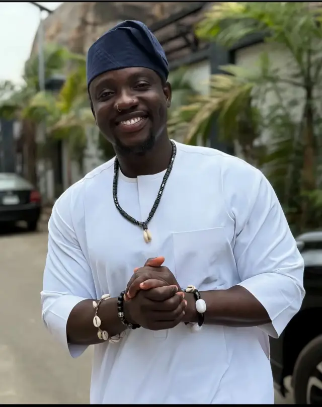  Martins Vincent Otse tí ọ̀pọ̀ mọ̀ sí Verydarkman