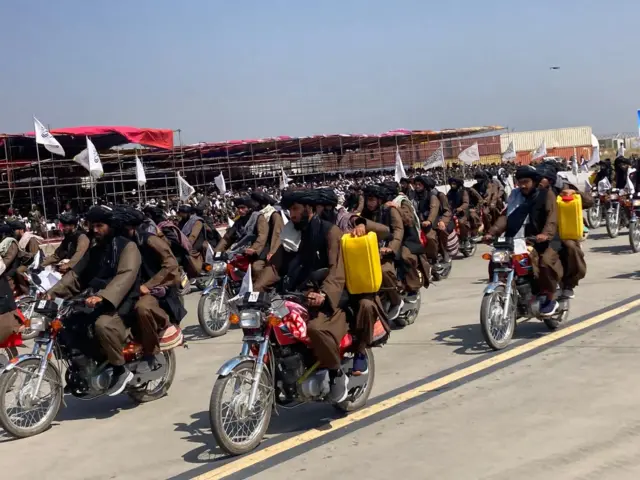 طالبان از بشکه‌های زرد پر از مواد انفجاری استفاده می‌کردند