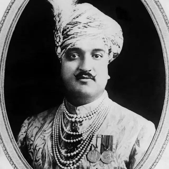 মহারাজা হরি সিংয়ের সাদা-কালো ছবি