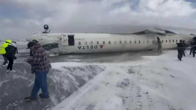 கனடா விமான விபத்து