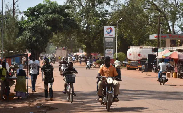 అల్‌ఖైదా, జేఎన్ఐఎం, మాలి, బుర్కినాఫసో, పశ్చిమ ఆఫ్రికా దేశాలు