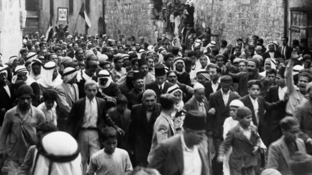 1937 मध्ये ज्यूंच्या पश्चिम आशियातील स्थलांतराच्या विरोधात पॅलेस्टिनी लोकांचे निदर्शने.