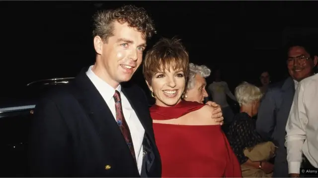 Нил Тенент и Лајза Минели