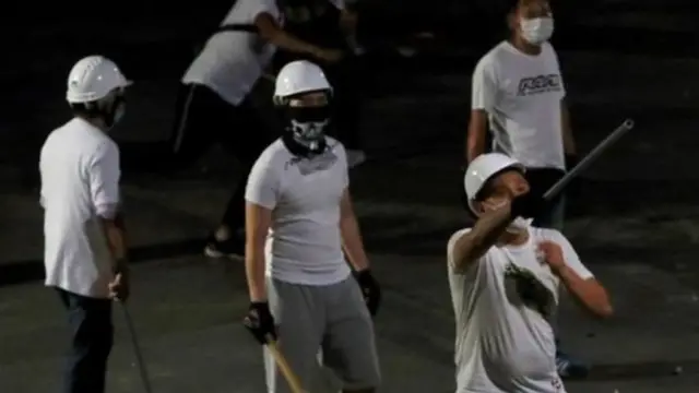 हॉन्ग कॉन्ग: रोक के बावजूद हज़ारों लोग सड़कों पर उतरे