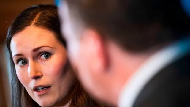 சன்னா மரின்: பெண்கள் நடத்தும் அரசாங்கத்தில் என்ன நடக்கிறது?