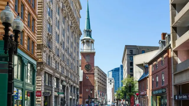 L'Old South Meeting House, où Phillis pratiquait son culte, est l'un des rares bâtiments de Boston à avoir conservé un lien avec sa vie.