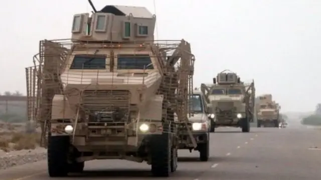 يقع ميناء الحديدة في منتصف الساحل الغربي لليمن، على بعد 226 كلم غرب العاصمة صنعاء