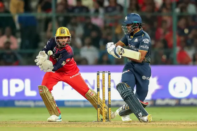 சாய் சுதர்ஷன் சதம் - 205 ரன்கள் எடுத்தது குஜராத் டைட்டன்ஸ்