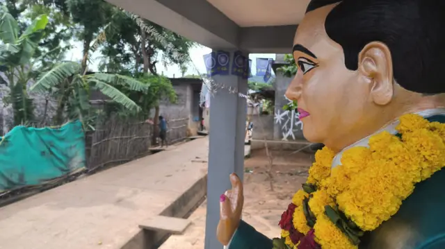 అంబేడ్కర్ విగ్రహం