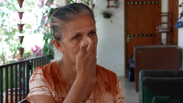 දකුණු ඇස අන්දවූ සන්ධ්යා පොඩිමැණිකේ