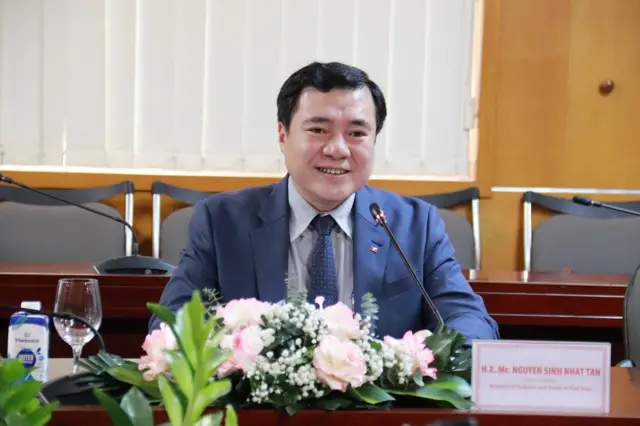 Thứ trưởng Công thương Nguyễn Sinh Nhật Tân 